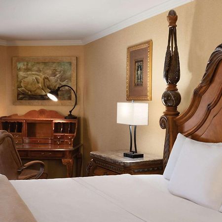 Radisson Hotel Colorado Springs Airport Bagian luar foto
