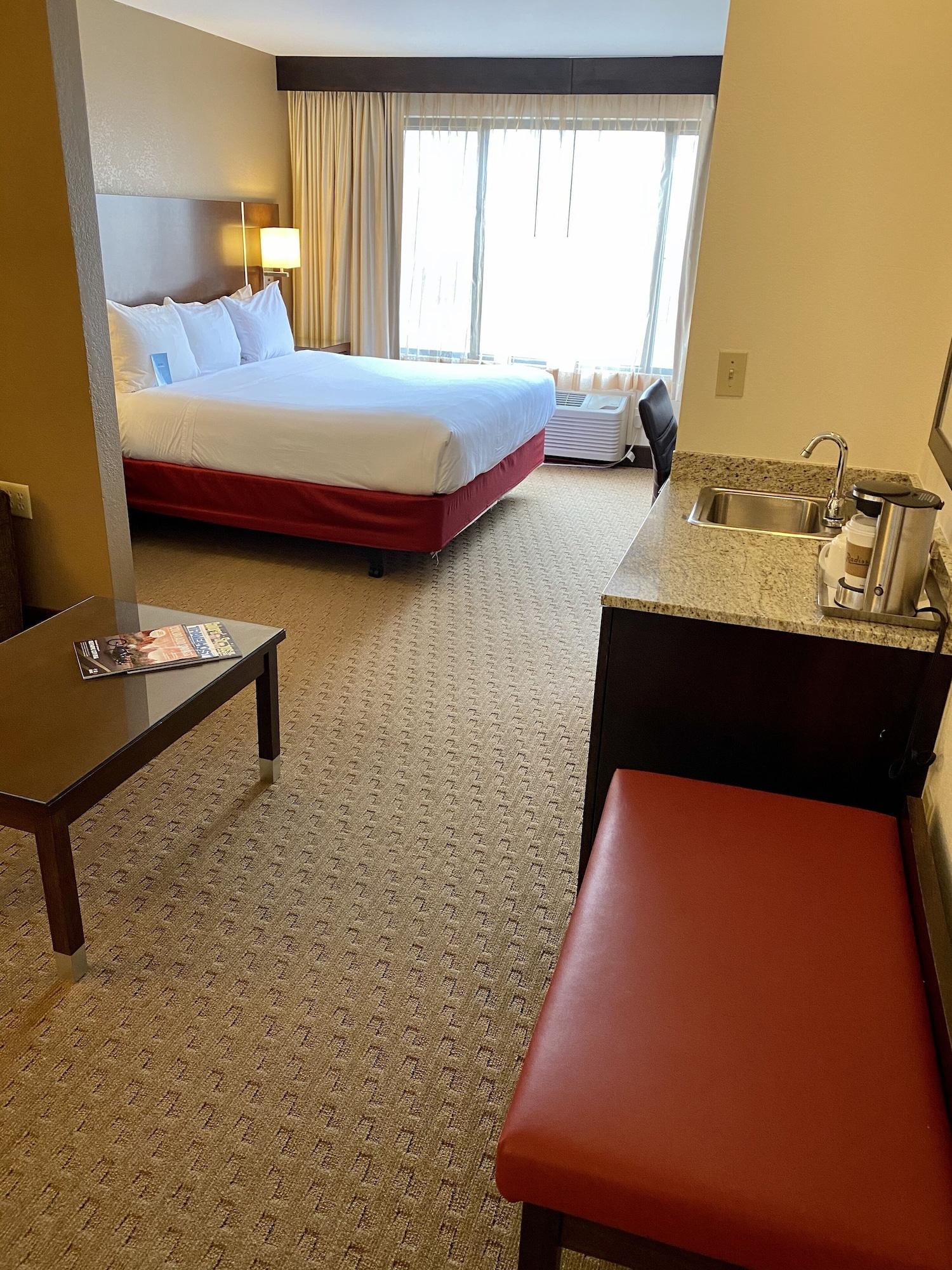 Radisson Hotel Colorado Springs Airport Bagian luar foto