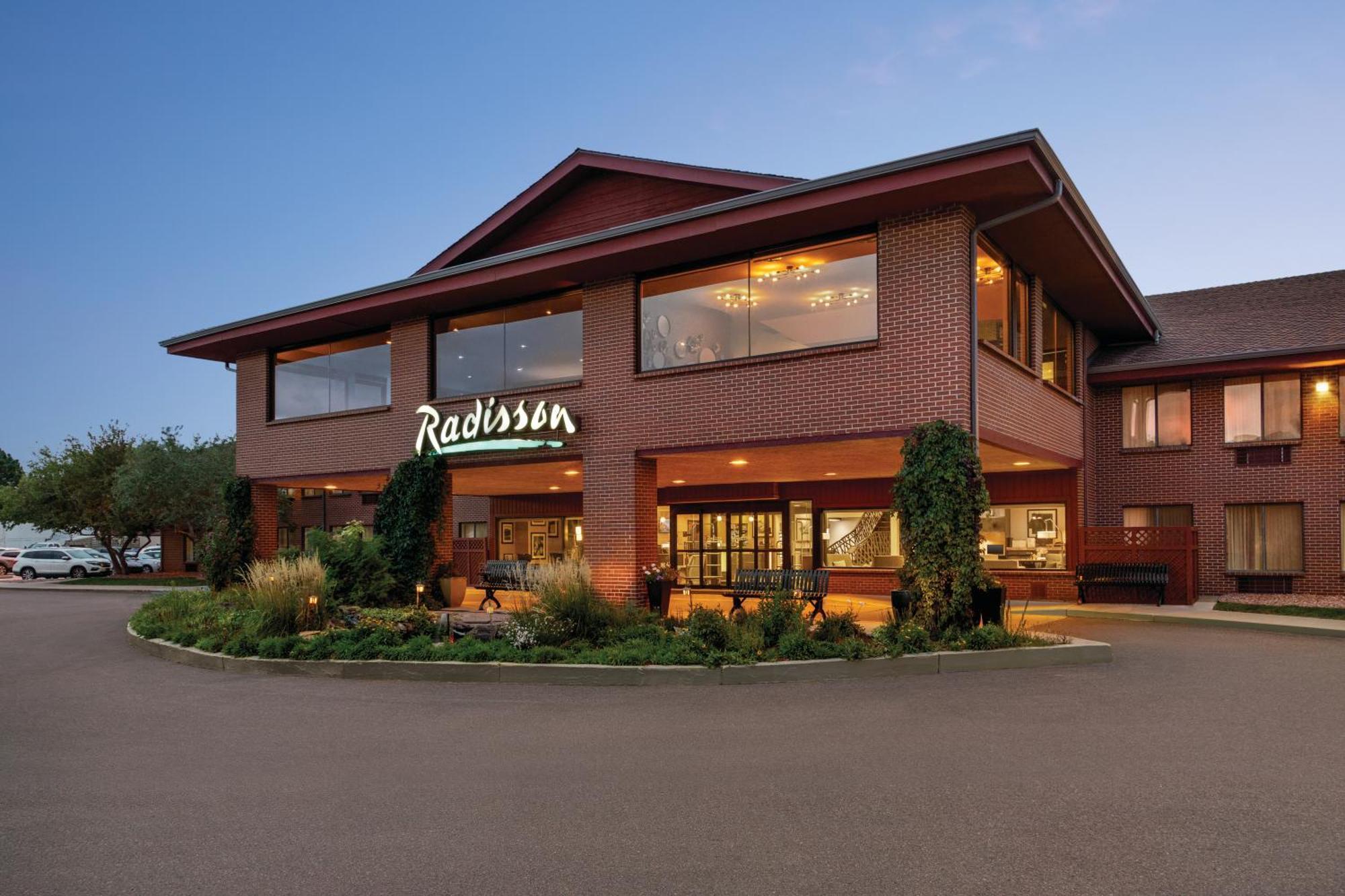 Radisson Hotel Colorado Springs Airport Bagian luar foto